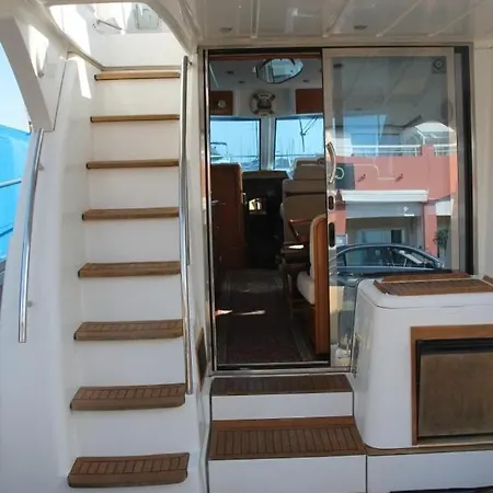 Nuit De Reve Sur Bateau Folly II Botel *